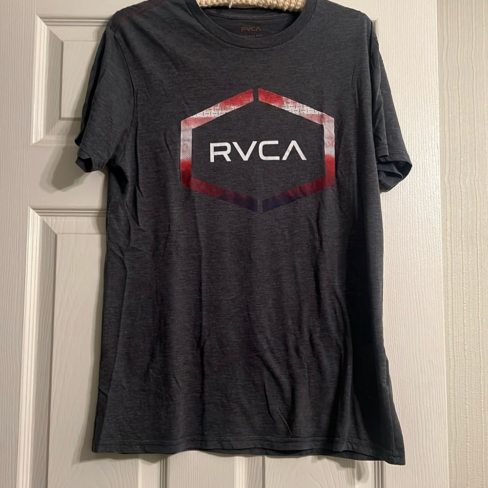 rvca men’s gray tee shirt